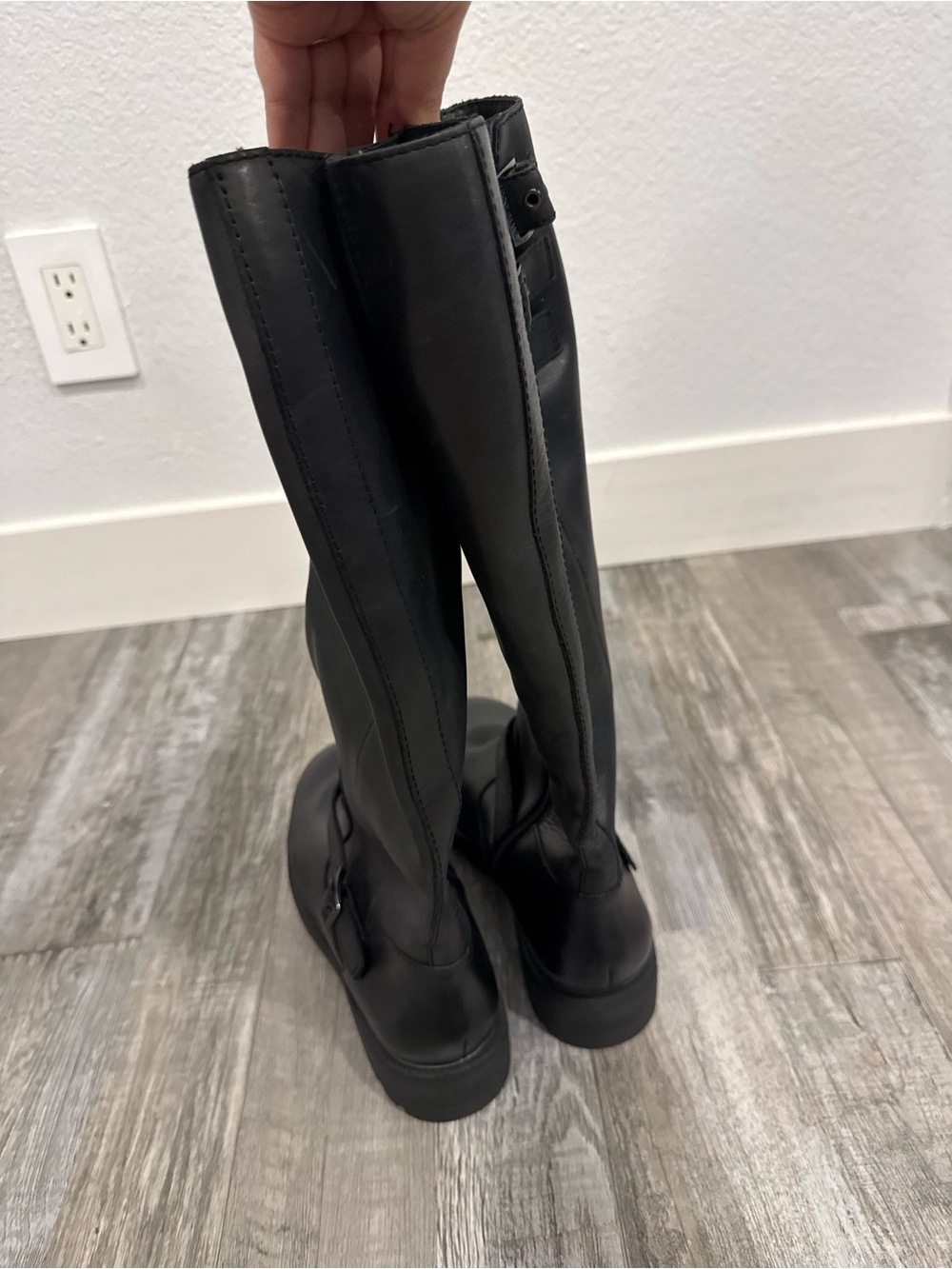 Lucky Brand Women's Citere Buckle Tall Riding Boots Black Leather Size 8.5 NEW - Picture 5 of 8